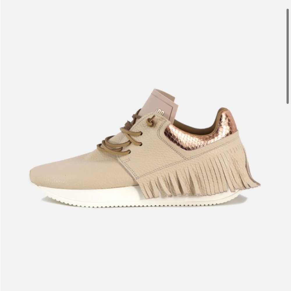 Esseutesse fringe sneakers